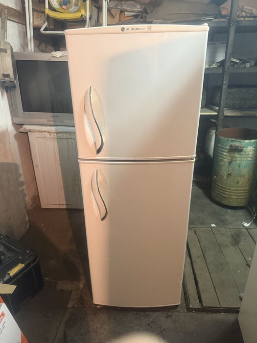 Продам холодильник LG