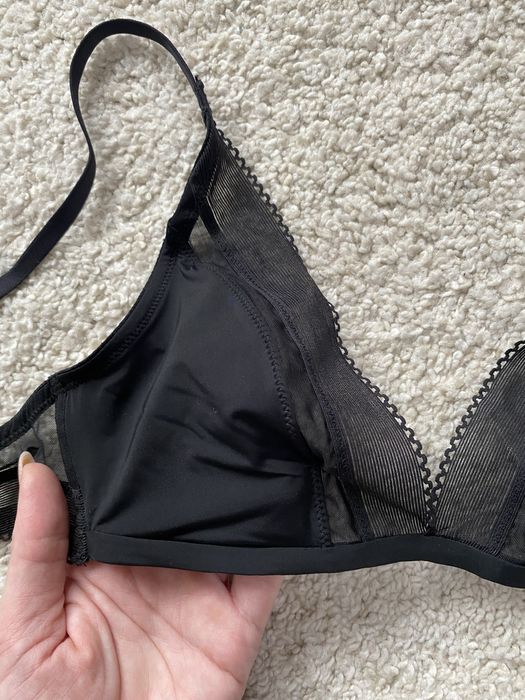 Sitien Calvin Klein s