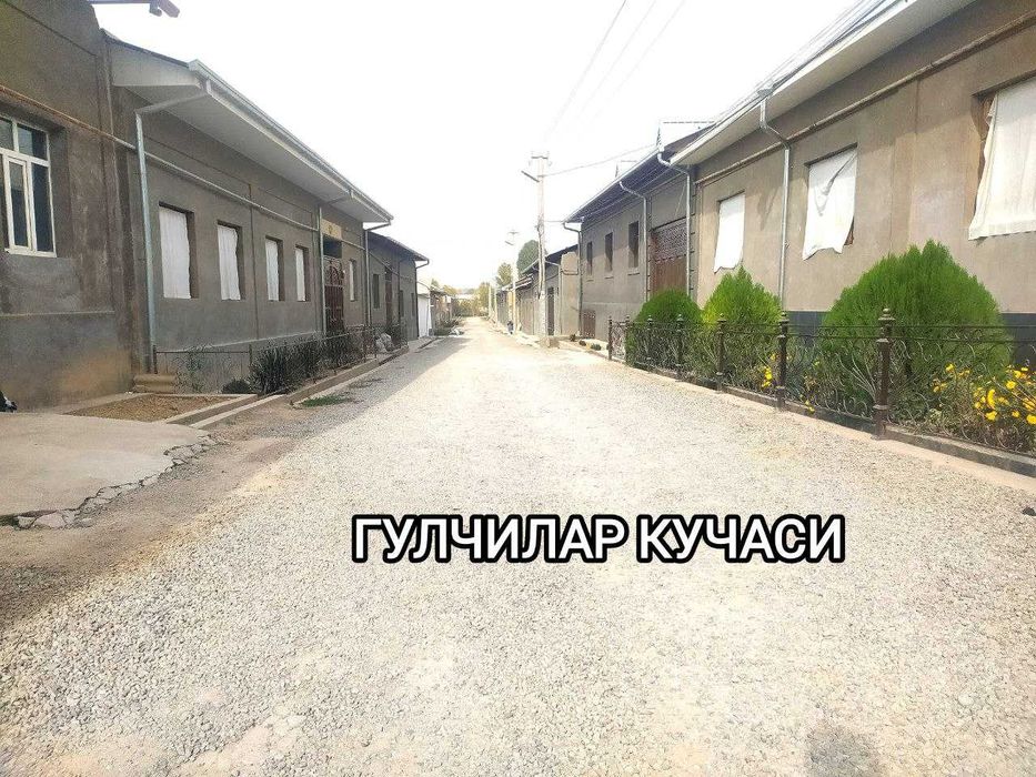 Ховли сотилади  7 хона 6 сотик ТТЗдан 7 км Кибрай  рн Гулчилар