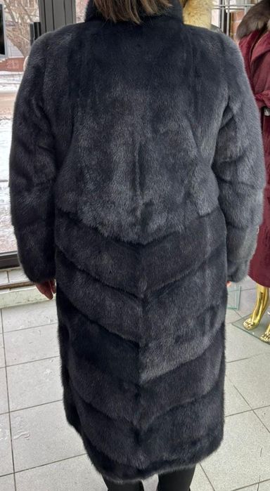 Продам норковую шубу