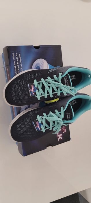 Продавам дамски маратонки Skechers Ultra Go