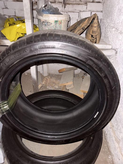 Bridgestone 235/45/18