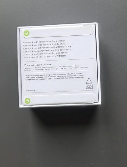 Vand casti AirPods 4 sigilate