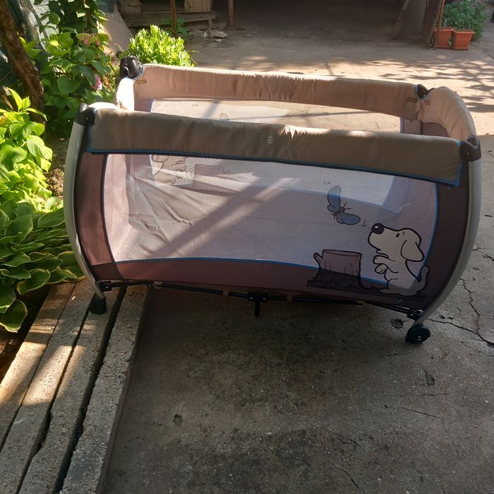 Детски кошари 2бр. Много запазени