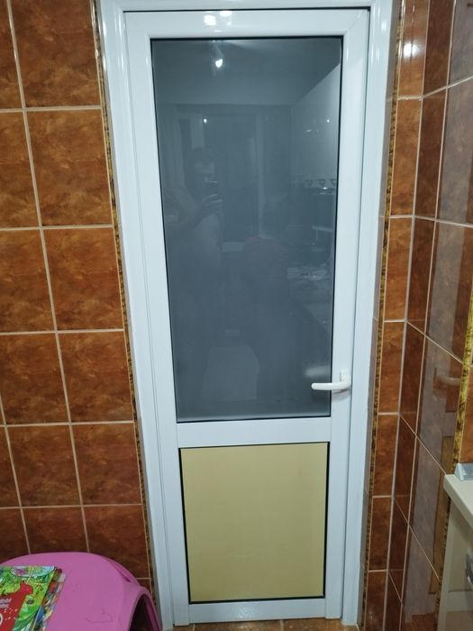 Vand 4 usi de termopan