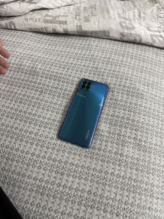 Продаю телефон oppo reno 4 lite