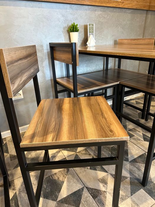 Продам столы и стулья комплект