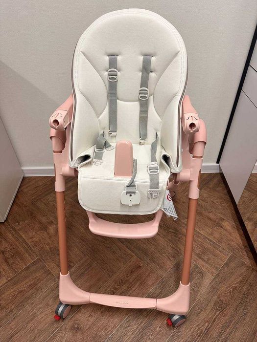 Продавам столче за хранене Peg Perego Prima Pappa Follow Me