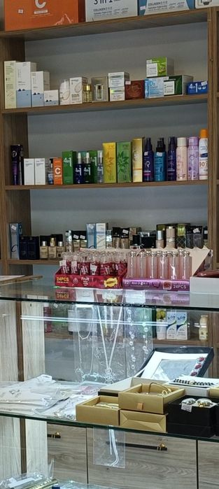 Мебель для косметика и прочее.