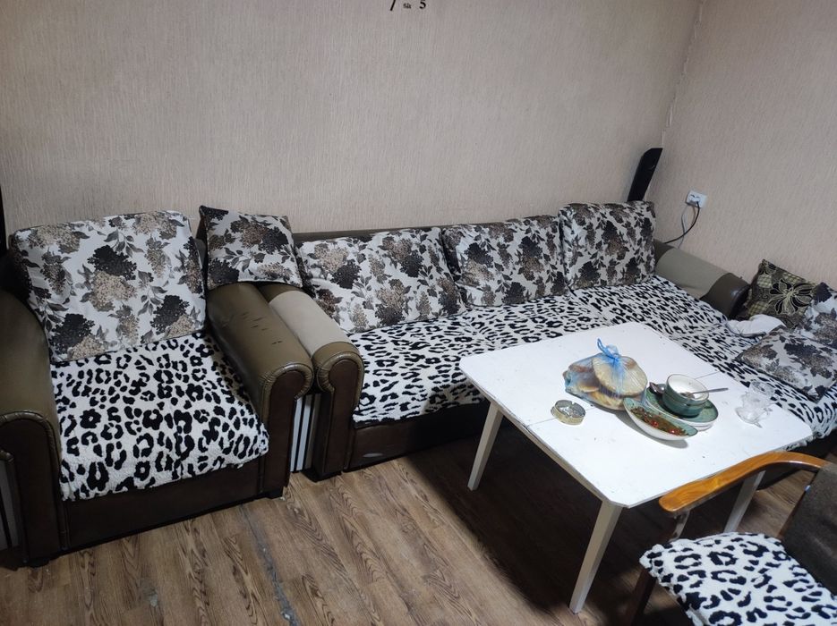 продам угловой диван комплект с креслом