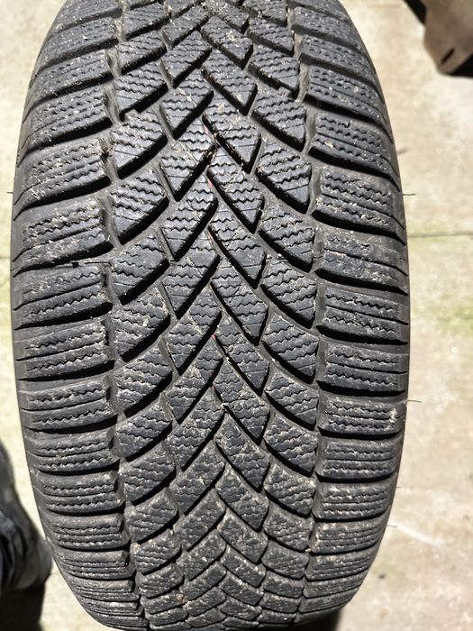 Bridgeston Blizzar Rebord 215/50R17 Dot2022