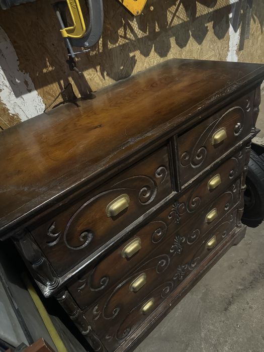 Продам старинный комод