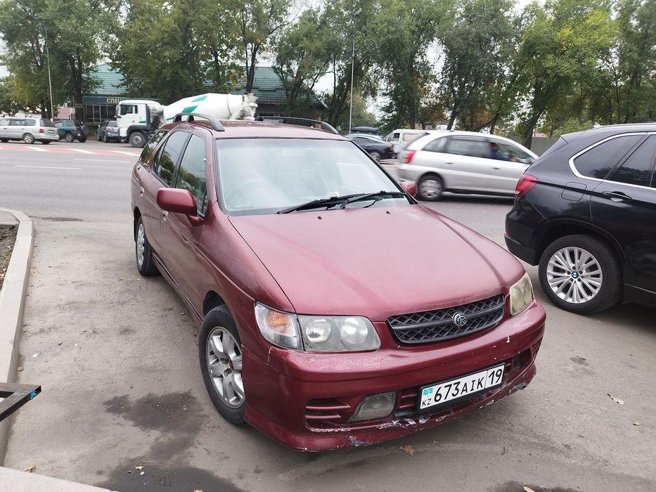 Nissan R'nessa 2л. Автомат.