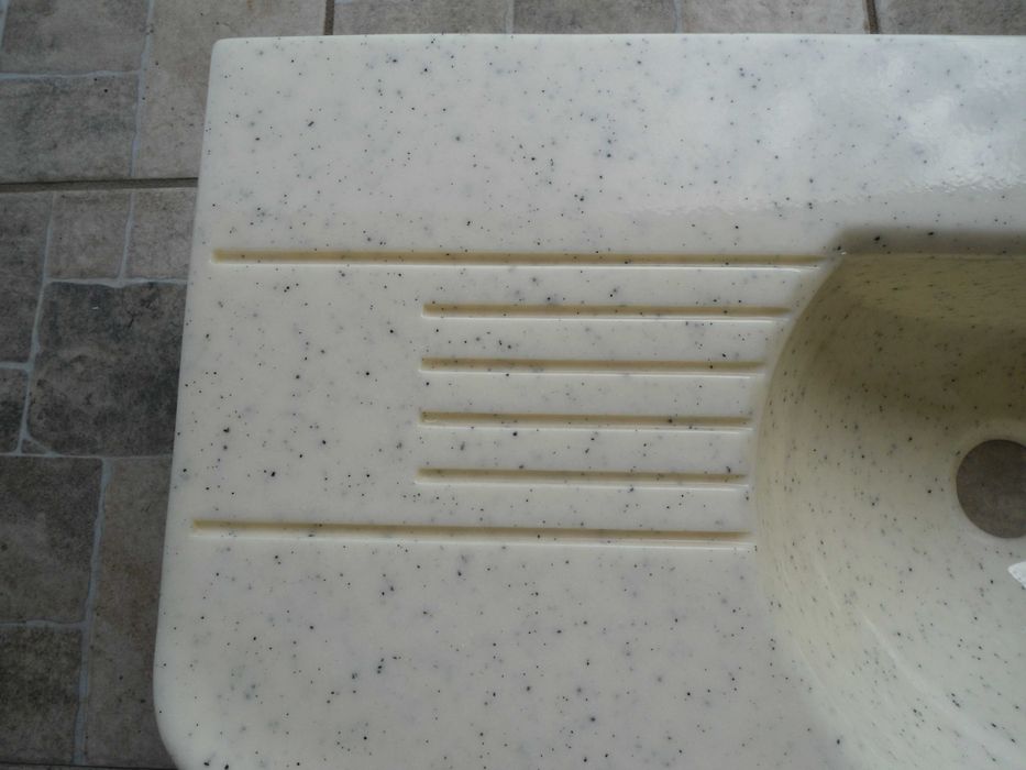 Мивка за баня от технически камък