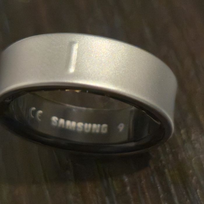 [Prețul este negociabil ]Vând Galaxy Ring marime 9