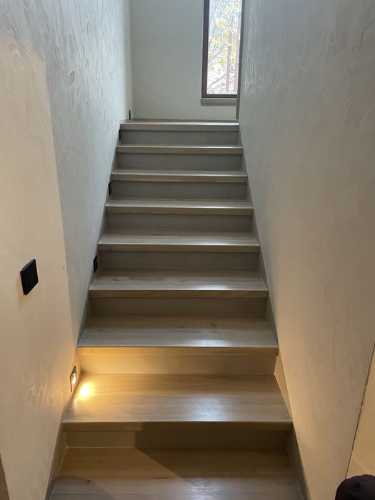 Scări din stejar / scara lemn masiv / scări pe comanda