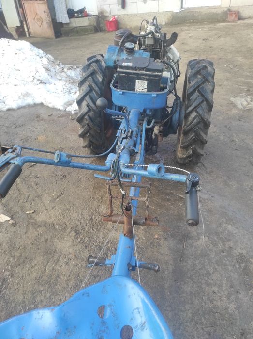 Vând motocultor diesel