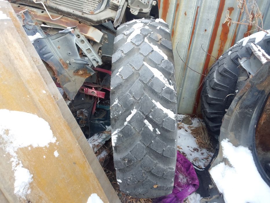 Продам спец шины