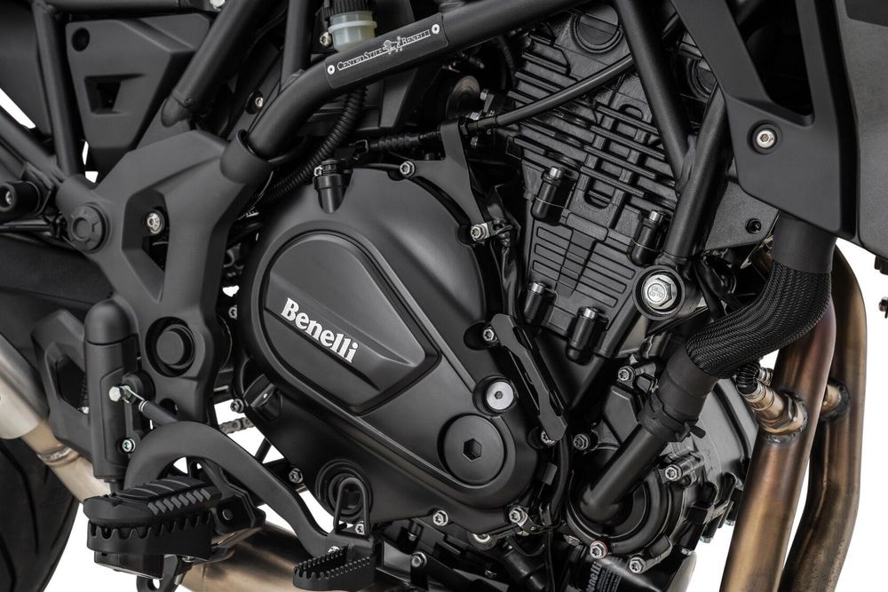 Мотоцикл Benelli TRK 702