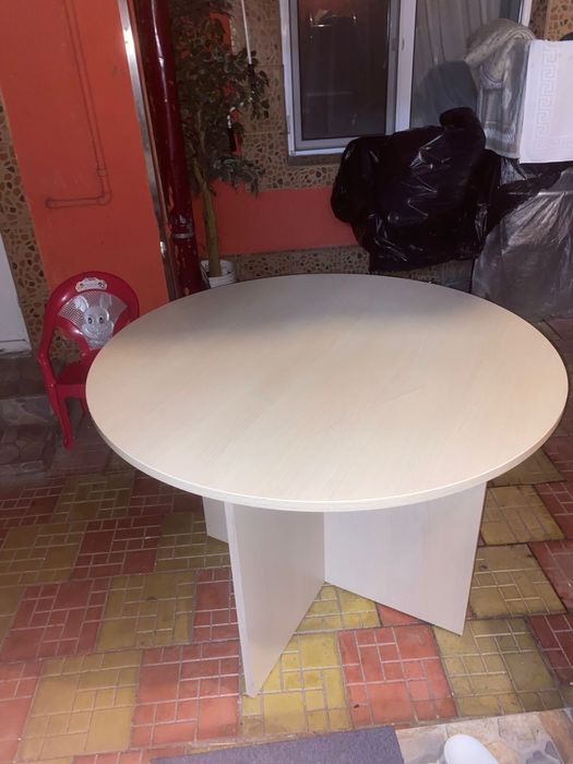 Masa rotunda de calitate