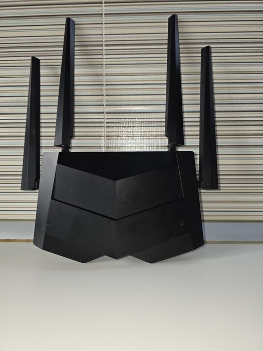 Router wireless Tenda AC10, Dual-band Gigabit, MU-MIMO, 4 antene