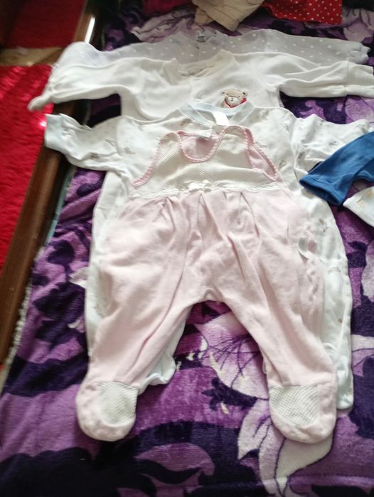 Vănd body bebe ,lot 10 buc.80 lei