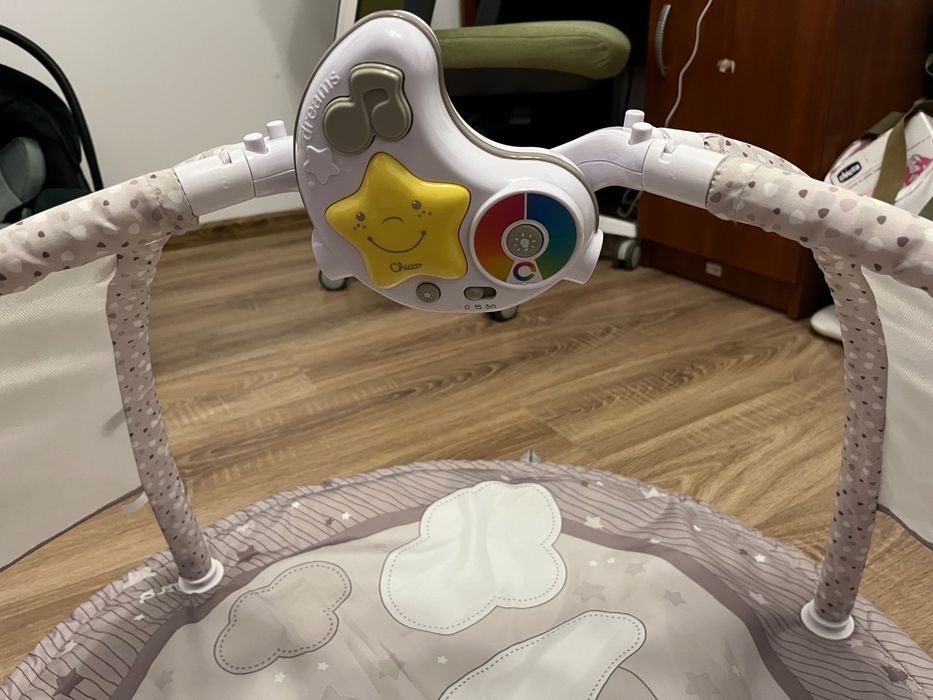 Cupola bebe muzica si lumini