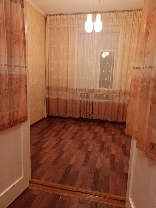 Новомосковская центр города срочно сдам 3 комнатную евроквартиру