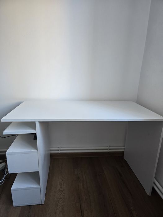 Birou alb din MDF