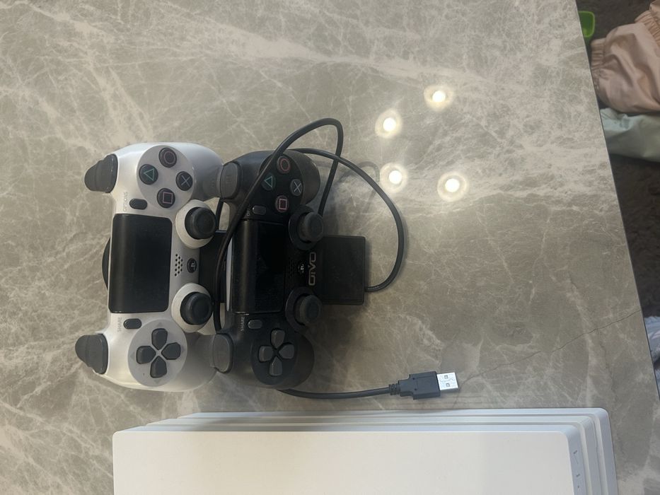 PlayStation 4 Pro 1TB – impecabil