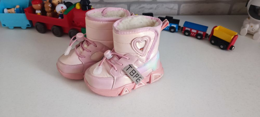 Сапожки зимние на принцессу