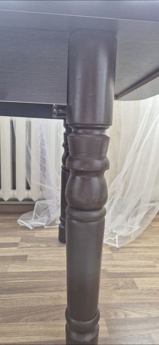 Стол гостевой/ обеденный стол