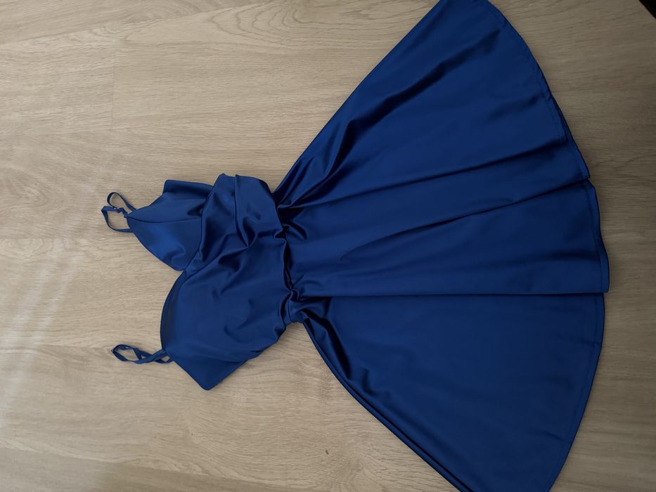 Синя рокля от Напудрени