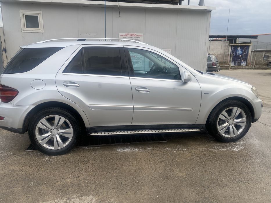 Продава се Мерцедес МЛ 350