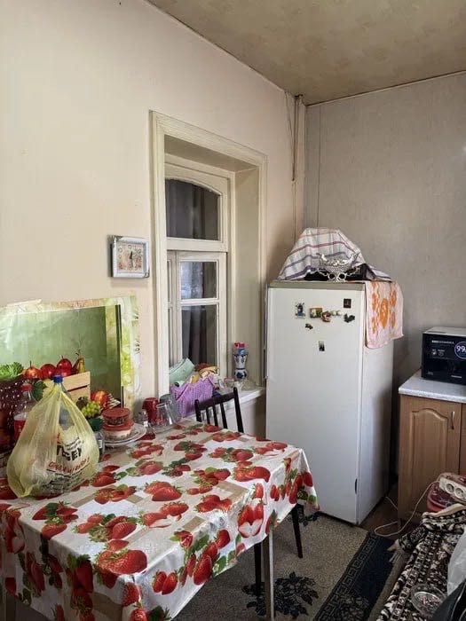 #1870

Юнусабад 18 квартал
1/1/4 галерейка,