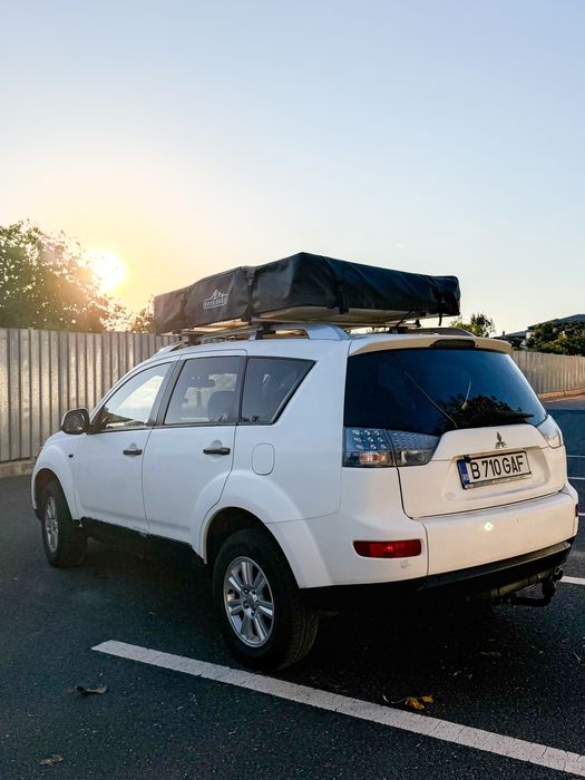 Vand Mitsubishi Outlander 2 an 2008, 4x4, 7 locuri