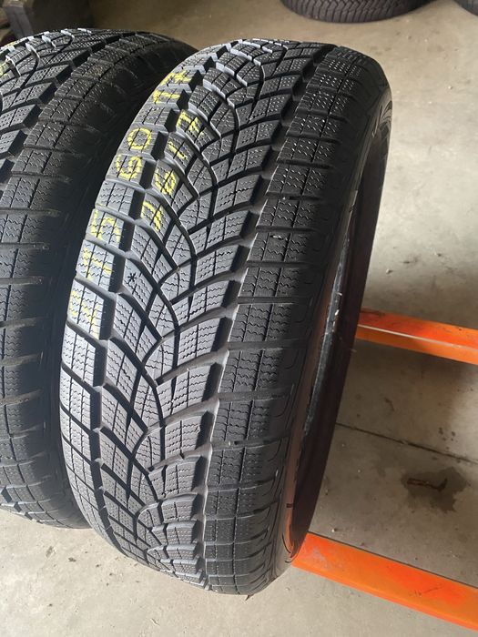Anvelope iarna 215/60/17 Goodyear Ultra Grip Performance 215 60 17 R17