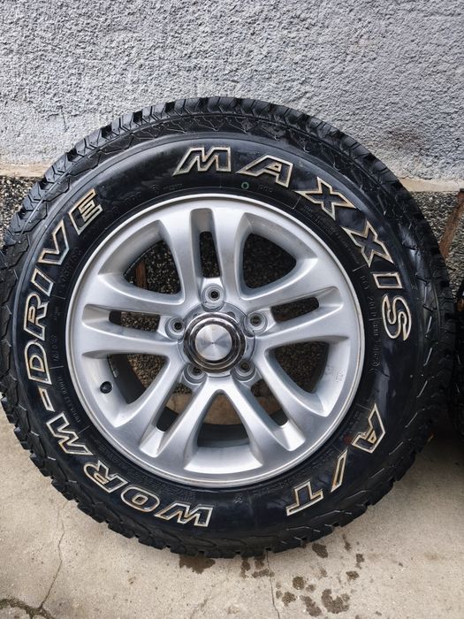 Maxxis 205/80/16
