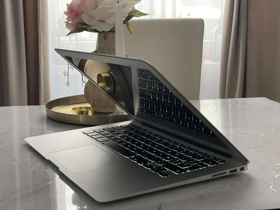 Apple MacBook Air 13" I5, 256Gb SSD,  stare perfecta!