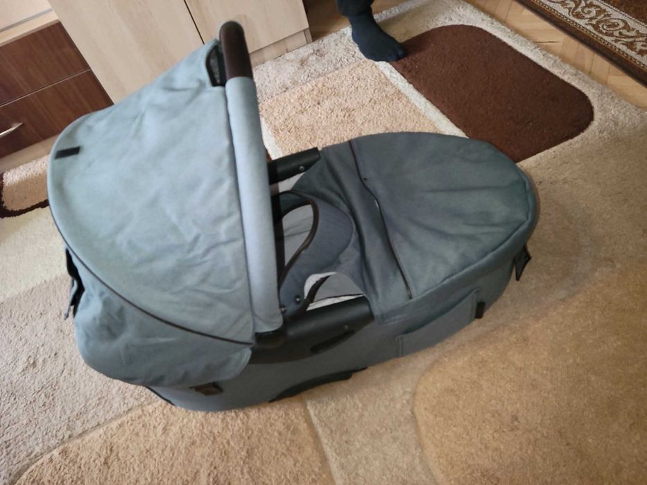 Mutsy Evo - в добро състояние.
Бебешка количка