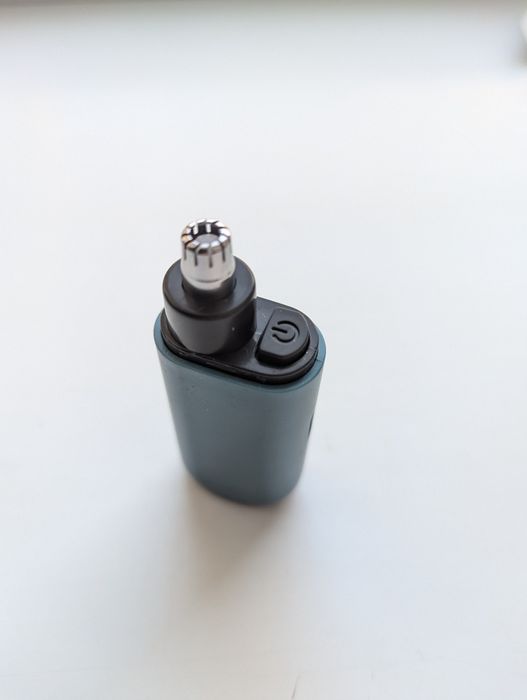 Компактный триммер для носа и ушей