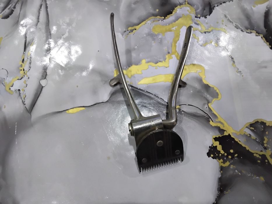 Продам машинку для стрижки волос СССР