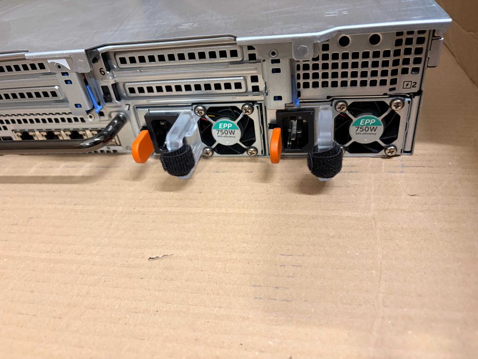 Сървър Dell R730 2x Xeon E5-2683 v4, 16GB DDR4, PERC RAID, TrueNAS