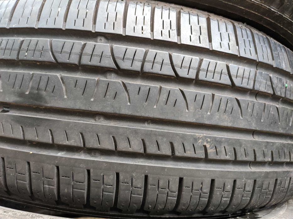 2бр Всесезонни гуми 215 65 17 - Pirelli