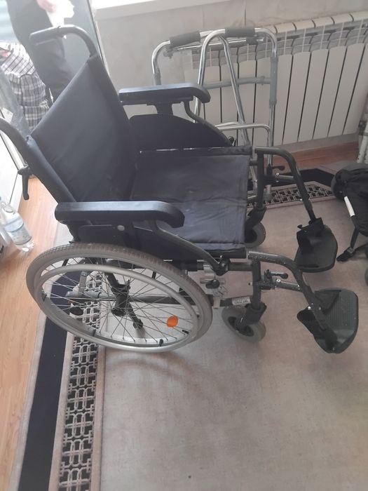 Инвалидное кресло