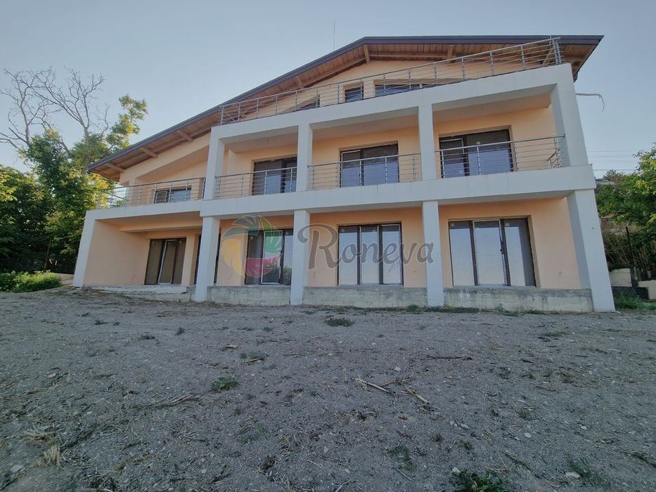 Продава се Къща в с. Рогачево, Област Добрич - 350 кв.м за 416 €/кв.м - Снимка #2