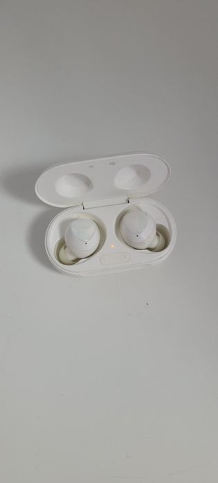 Casti samsung Buds plus AKG albe