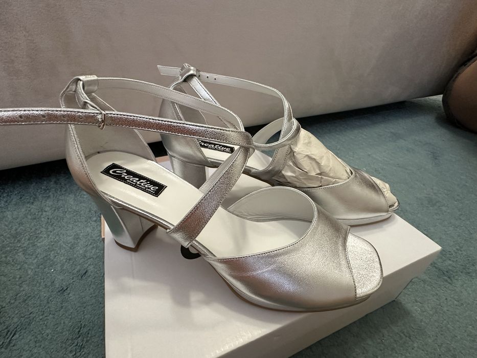 Pantofi argintii 40 - piele