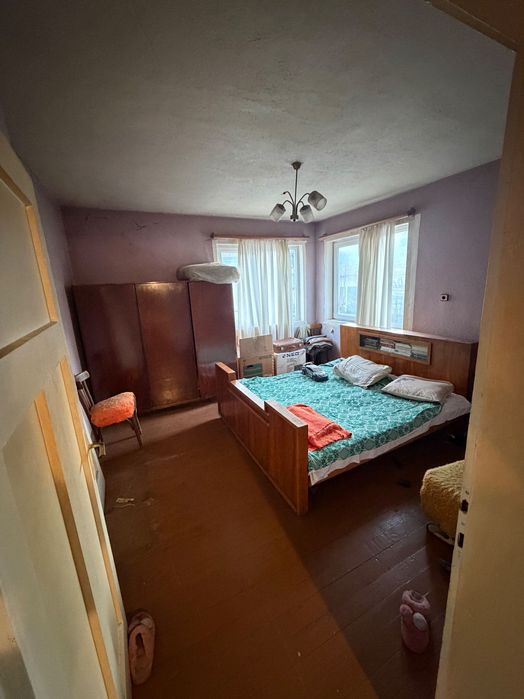 Каща с двор от Сабственик