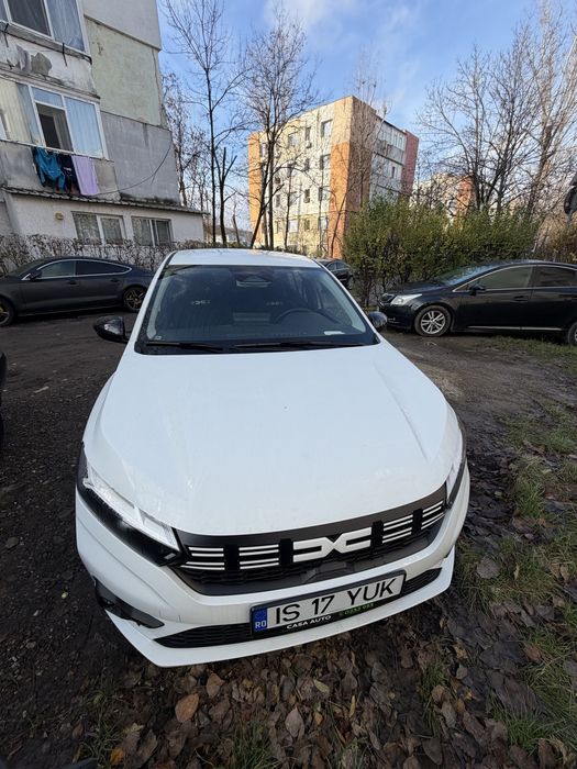 Vând Dacia Logan